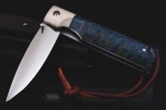 Cкладной якутский нож малый "БЫHЫЧЧА" х12мф. Рукоять рог, карельская береза (синяя).
